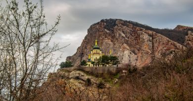 Авто-пешеходная экскурсия из Алушты (фото 3)