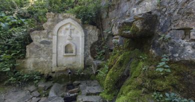 Экскурсии в Сурб Хач (Армянскую апостольскую церковь) из Малого Маяка 2024